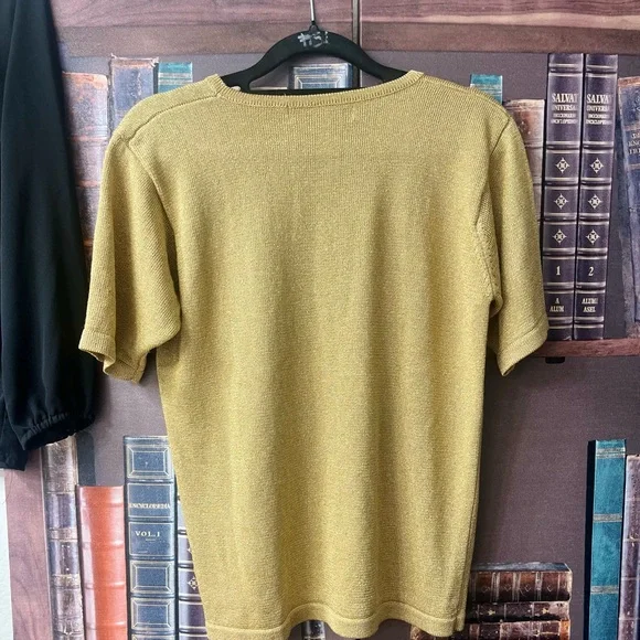 Vintage 1980’s Petite JH Collectibles Sparkling Gold Knit Short Sleeve Top PS - Picture 2 of 12